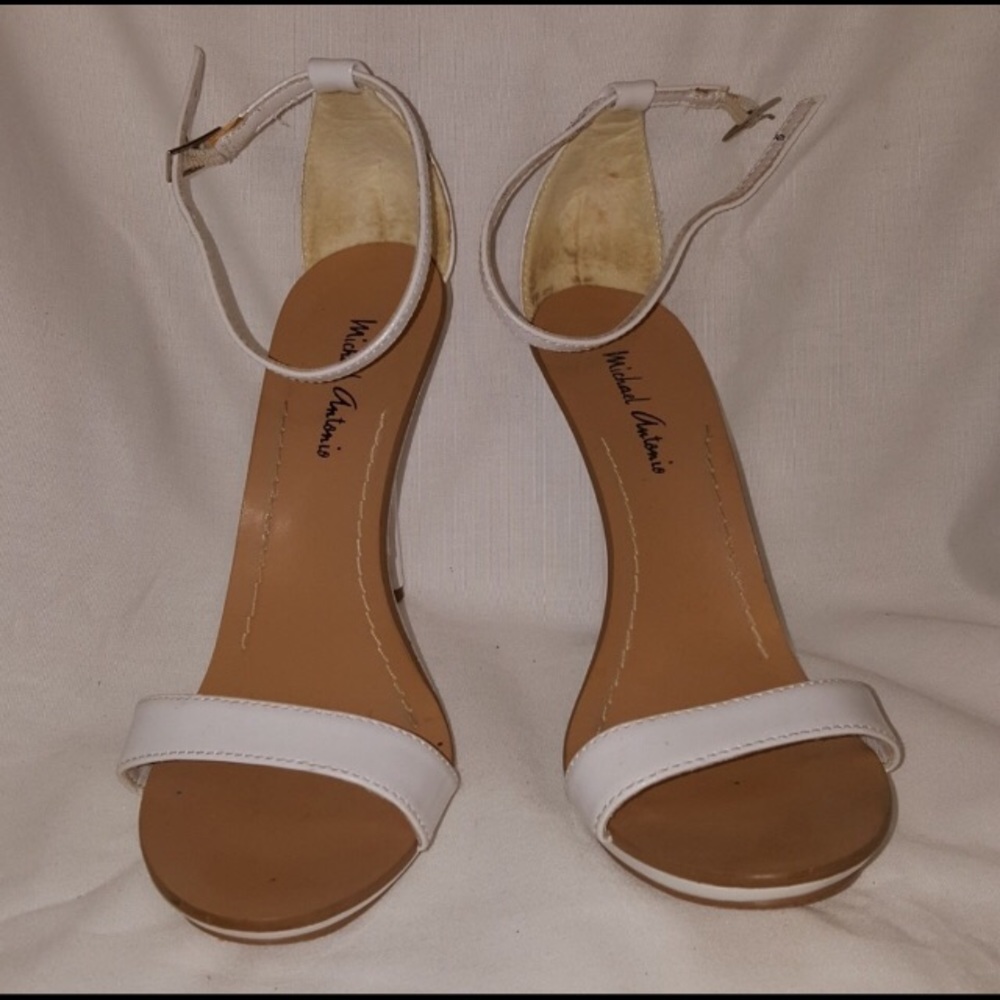 White heels - Picture 2 of 3